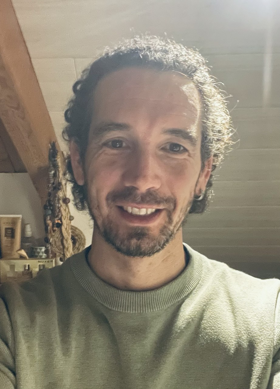 Emmanuel — Massothérapeute